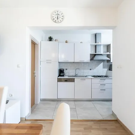 شقة Separovic بريسبا