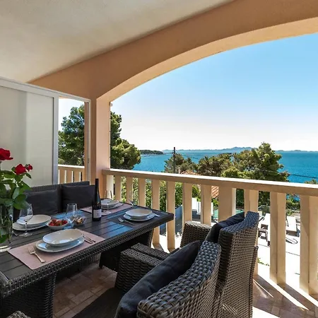 شقة Separovic بريسبا