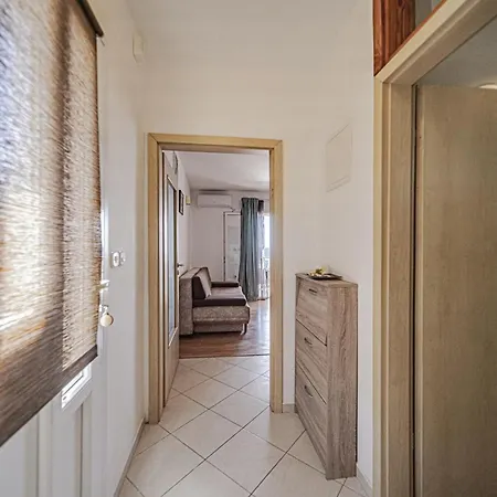 Separovic Apartment *