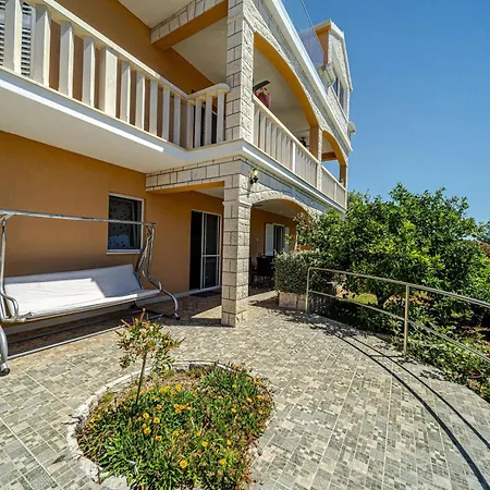 Separovic Apartment Prizba